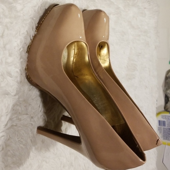 Shoes - Picture 2 of 5